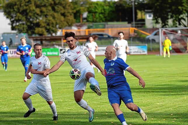 Bild 6: FC Erzingen gewinnt Derby beim SV Jestetten vor 400 Zuschauern mit 3:1 – und wir haben Fotos!