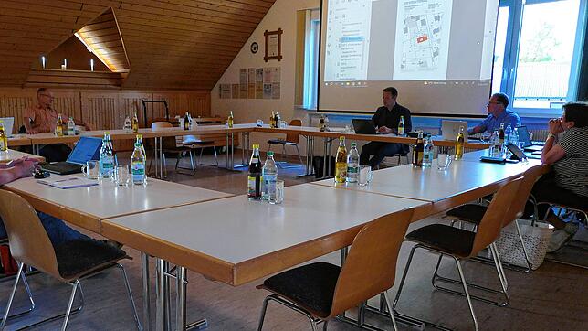 So viele freie Stühle: Der Leibertinger Gemeinderat war nicht beschlussfähig. Deshalb konzentrierte sich die Tagesordnung auf weniger ...