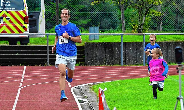 Bild 23: Omar Tareq und Michaela Gertis gewinnen den 34. Wehratallauf – und wir haben Fotos!