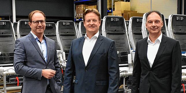 Seit Februar 2021 leitet ein neues Managementteam das Unternehmen. Weiterhin an Bord ist Geschäftsführer Heiko Fricke (Mitte ). Neu ...