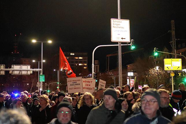 Bild 18: Konstanz geht für Zusammenhalt und Demokratie auf die Straße: Bilder