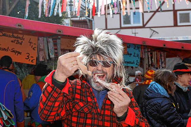 Bild 16: Zahlreiche Fasnachtsbegeisterte schauten beim Johrmarkt in Freudental vorbei!