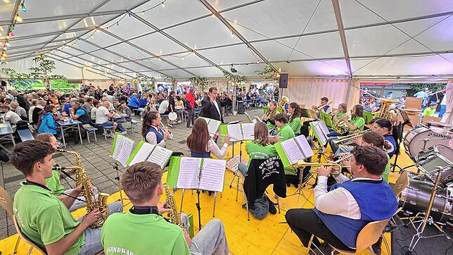 Für die musikalische Unterhaltung sorgt am Feierabendhock die Jugendkapelle Salem, bevor die in diesem Jahr 175 Jahr alt werdende ...