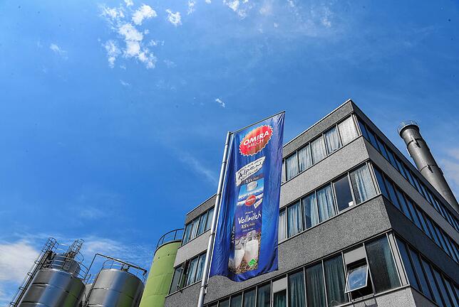 Blick auf eine Produktionsstätte der Oberland-Milchverwertung Omira in Ravensburg.
