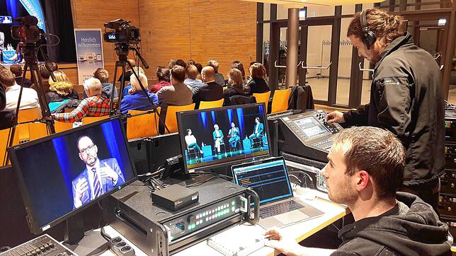Die SÜDKURIER-Podiumsdiskussion wurde vom Welterbesaal ins Internet übertragen. Aufgrund des Coronavirus war die öffentliche Diskussion ...