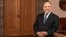 Simon Blümcke will OB in Friedrichshafen werden.
