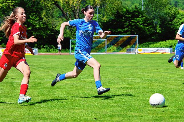 Bild 11: B-Juniorinnen des Hegauer FV unterliegen dem SC Freiburg! Das sind die Bilder des Endspiels