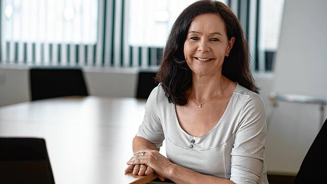 Karin Clemens ist Psychologin und Therapeutin sowie Gründerin und Geschäftsführerin des Netzwerks Humanprotect Consulting mit Sitz in ...