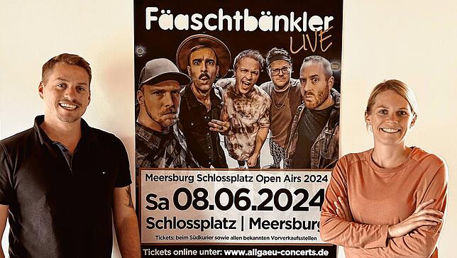 Stefan Bernhard und Michaela Schneider, Geschäftsführer der Allgäu Concerts GmbH, freuen sich, dass das erste Meersburg Open Air 2024 ...