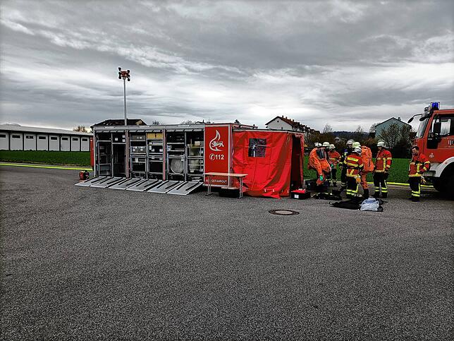 Im Einsatz war auch der Gefahrgutzug des Landkreises Konstanz, der in Singen stationiert ist.