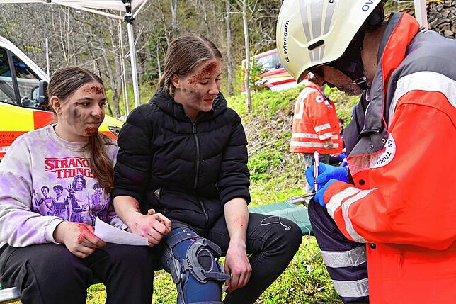 Bild 14: Schwarzwaldbahn: 250 Einsatzkräfte proben Ernstfall im Sommerauer Tunnel