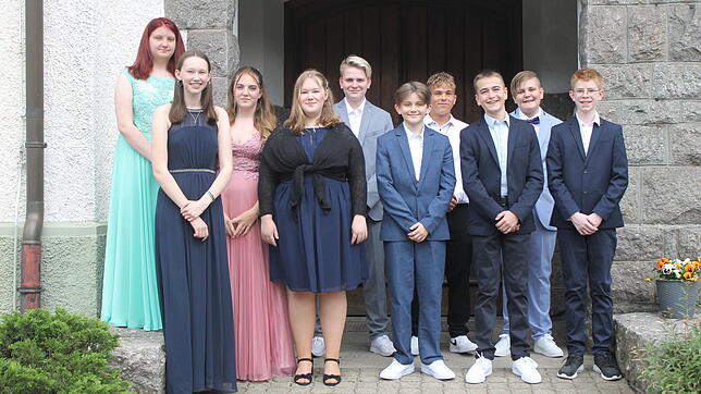 Zehn Jugendliche haben ihre Konfirmation in der evangelischen Versöhnungskirche in Laufenburg gefeiert.