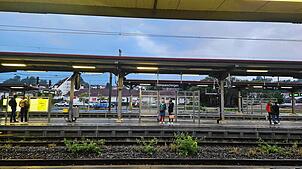 Der Donaueschinger Bahnhof: Im Zweistundentakt verkehren Regional-Express-Züge der Linie RE 55 zwischen Ulm und Donaueschingen mit ...