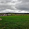 Auf dem bewaldeten Höhenzug im Hintergrund östlich der Teilgemeinde Betenbrunn sollen nach aktueller Planung mindestens drei ...