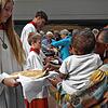 Brot verbindet Kulturen und Religionen: Beim Gottesdienst in der Kirche St. Columban hatte die Besucher Gelegenheit, ganz verschiedene ...
