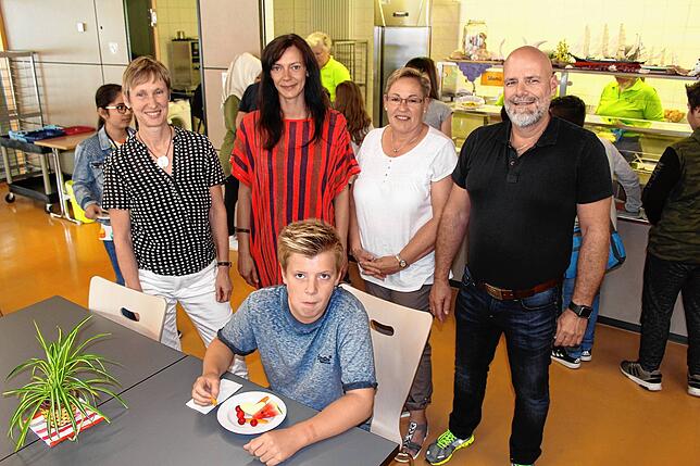 Eine besonders wichtige Aktion für die Prokids-Stiftung ist die Versorgung von bedürftigen Kindern mit einer täglichen, warmen Mahlzeit.