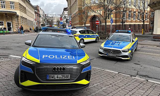 Der Verkehr wird um den Schwenninger Bahnhof herum geleitet.