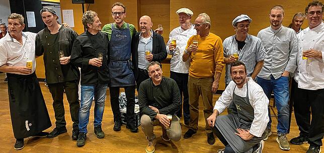 Die „Südland Köche Linzgau“ (von links): Andreas Laubenberger, Heiko Oley, Andreas Popp, Roman Pfaff, Markus Gruler, Peter Vögele, ...