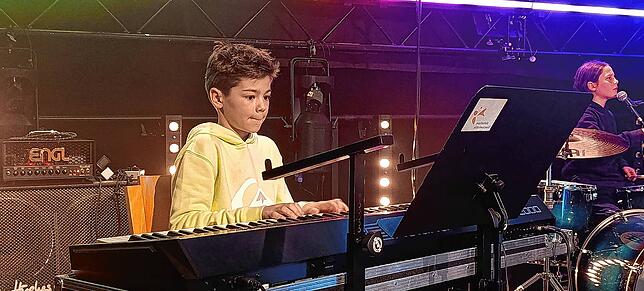 Bild 15: Bilder vom Schüler-Bandcontest in der Lauffenmühle