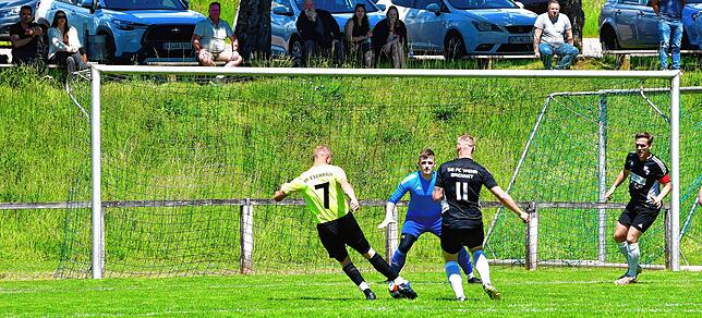 Bild 3: SV Eschbach siegt 3:0 bei Spitzenreiter SG FC Wehr/Brennet II – und wir haben Fotos!