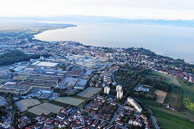 Bild 1: So schön ist Ihre Heimat von oben – Friedrichshafen aus der Luft