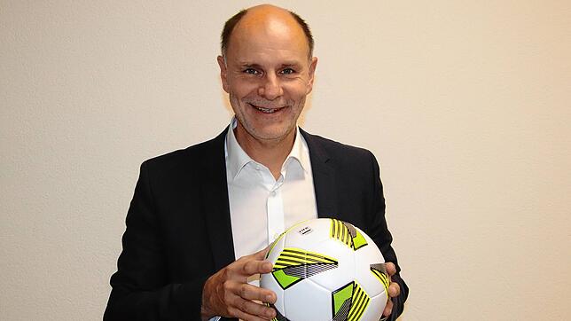 Bernd Häusler, Singener OB und Fußballfreund.