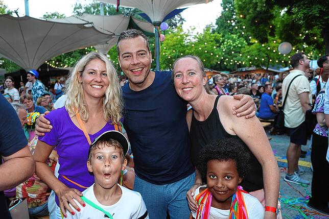 Bild 10: Seenachtfest 2024: Im Stadtgarten spielt nicht nur die Musik, sondern spielen auch die Kinder