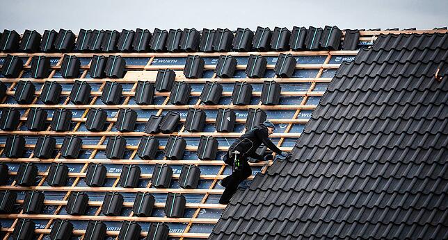 80?Prozent teurer als im Mai 2020 war Konstruktionsholz im Mai diesen Jahres. Dachlatten kosteten fast 50 Prozent mehr. Der Preis für ...