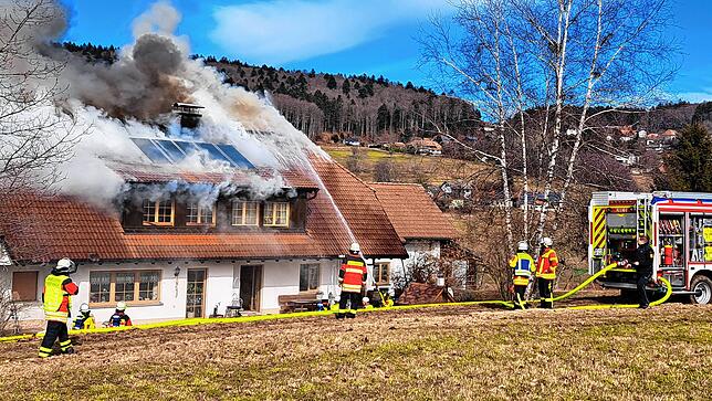 Wegen der großen Rauchentwicklung war der Brand von weit her zu sehen.