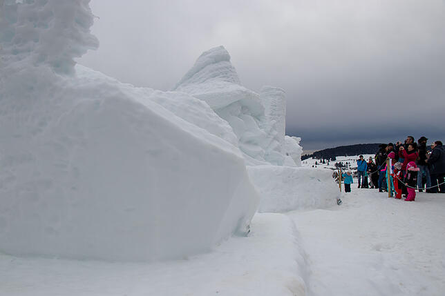 Bild 2: Eiskalte Kunst entsteht beim dritten Schneeskulpturenfestival in Bernau
