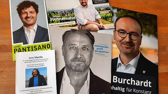 Viele Flyer und Wahlprospekte liegen derzeit auf den Konstanzer Esstischen. Ein OB-Kandidat hat Wahlwerbung auch an potenzielle Wähler ...