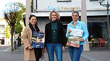 Freuen sich schon auf die vorweihnachtlichen Veranstaltungen in Radolfzell (von links): Marina Brügel, Regina Brüsewitz und Laila ...