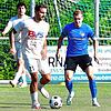 Zentrale Figur beim Favoriten: Zusammen mit hochkarätigen Neuzugängen tritt Davide Di Lionardo (vorn, gegen Nico Maier von der SG ...