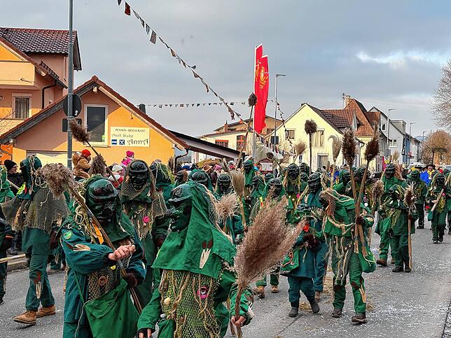 Bild 9: 50. Gründungstag der Mimmenhausener Bierkärhexen: Unsere Bildergalerie vom Umzug in Mimmenhausen