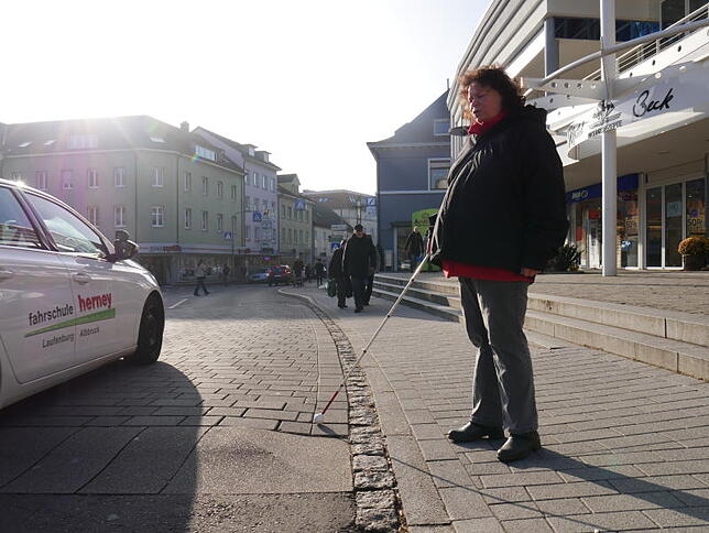Die Berliner Kissen vor den Beck-Arkaden sind in der Stadt ein Reizthema. Ihr Zweck: Den Verkehr verlangsamen und so Fußgänger schützen. ...