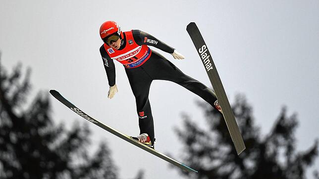 Am 18. Januar 2020 sprang Constantin Schmid in Titisee-Neustadt durch die Luft. Auch 2021 soll das Skispringen stattfinden, allerdings ...