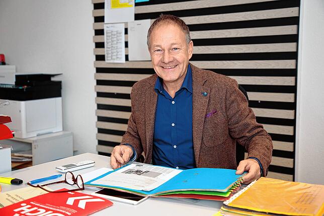 Hans-Peter Storz in seinem SPD-Büro an der Ekkehardstraße in Singen.