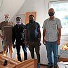 Uracher Flüchtlinge sind jetzt in Vöhrenbach untergebracht. Von links: Klaus Meusel, Patrick Uwam, Jonathan Samyy und Benedikt Drolshagen.