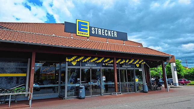 Aus E-Center mach Edeka Strecker: Der Edeka-Markt erstrahlt nach dem Umbau in neuem Glanz. In dieser Woche haben Markus Strecker und ...