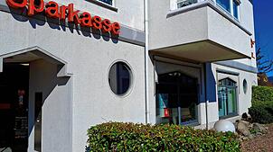 Die Filiale der Sparkasse Wiesental an der Fahrnauer Blasistraße wird Ende Mai 2025 geschlossen. Foto: Edgar Steinfelder