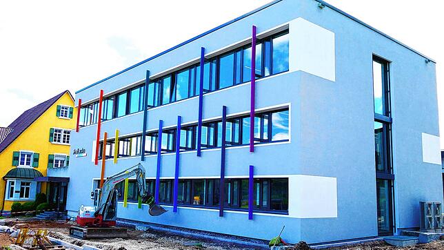 Der Verwaltungs-Neubau von außen. Das in Döggingen ansässige Unternehmen hat sich mit einem zusätzlichen Stockwerk mehr Platz geschaffen.