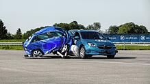 Das innovatives ZF-System Seiten-Airbag. Doch genau mit Produkten des 2015 zugekauften Konkurrenten TRW haben die Friedrichshafener ...