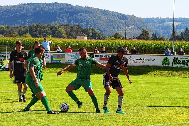 Bild 1: SV Rheintal feiert gegen den SV Stühlingen seinen ersten Saisonsieg &ndash; und wir haben Bilder!