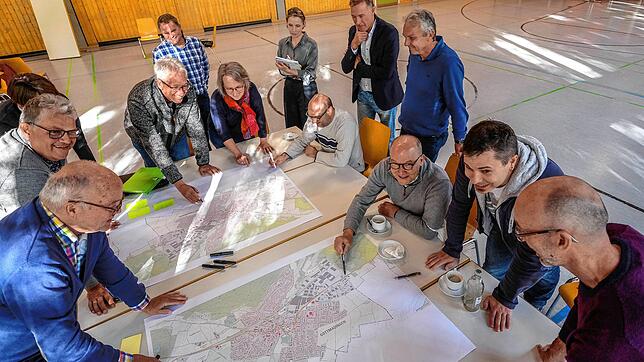 In konstruktiver Atmosphäre erarbeiteten die Teilnehmer der zweiten Bürgerwerkstatt Radverkehr eine Prioritätenliste, die nun im ...