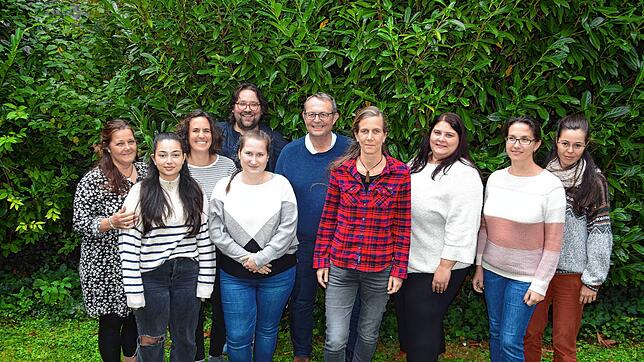 Die Mitarbeiter von Pro Autismus Hochrhein freuen sich für ihre Klienten (von links): Michéle Engel, Malika Assagour, Anna-Lena ...