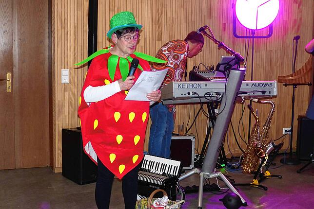 Bild 16: Wiiberfasnet 2025: Die besten Bilder der Hü-Ri-Frauen in Hürrlingen – Ein aufregendes Spektakel!