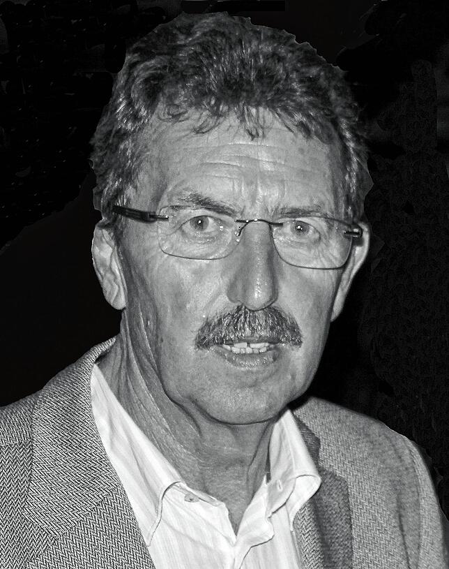 Gerhard Rudigier (damals Abwehrspieler): &bdquo;Es stimmt mich traurig, dass vier auf den Mannschaftsfoto abgebildete Spieler und zwei ...