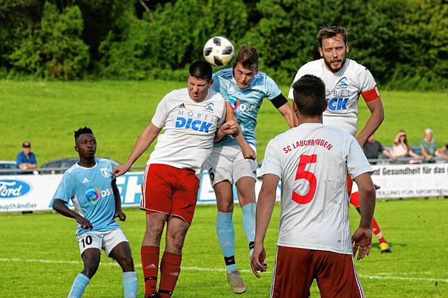 Bild 8: SV Obersäckingen gewinnt gegen den SC Lauchringen mit 2:0 &ndash; und wir haben die Bilder!