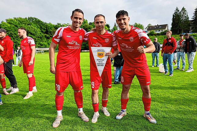 Bild 8: Salem feiert die Meisterschaft! Unsere große Bildergalerie vom dramatischen Landesliga-Finale!
