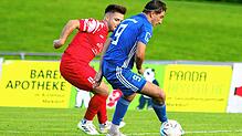 Der FC RW Salem (Hasan Gördük, links) trennte sich mit einem leistungsgerechten 1:1 von Aufsteiger TuS Immenstaad (Alexander Huber).